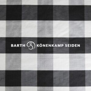 3090B-45 Doupion silk checked black white 115g 137cm