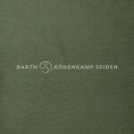 3162-43-seiden-duchesse-schwarzfondig-grün